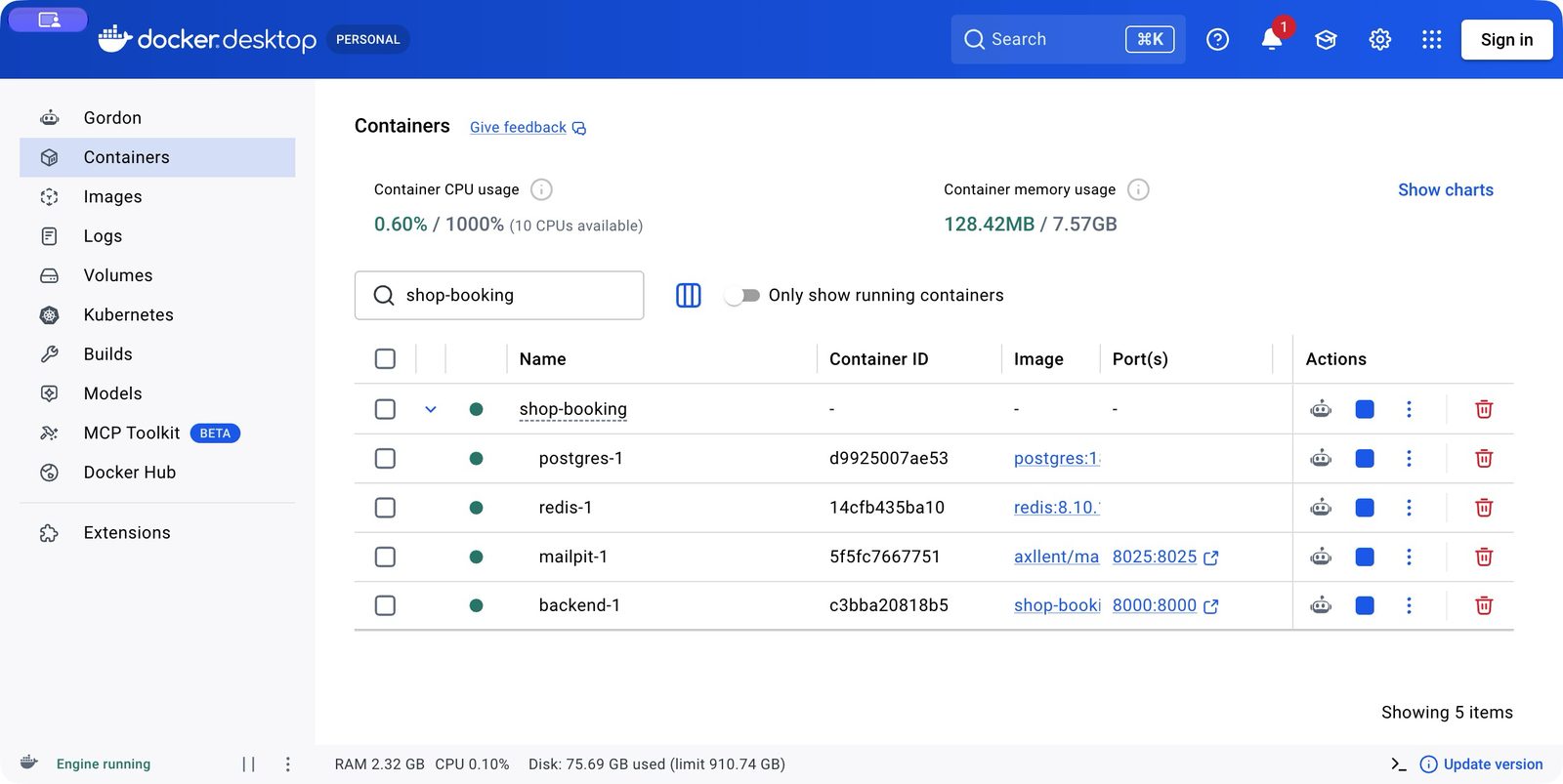 Docker Desktop 顯示正在執行:左下角是 Engine running,Containers 裡 shop-booking 這一組的 postgres、redis、mailpit、backend 都是綠燈。
